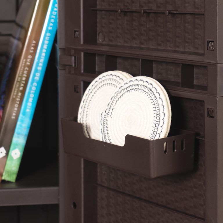 Armario exterior capri multiusos abierto detalle